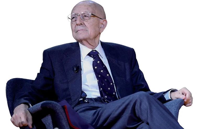 Cassese: &laquo;Viviamo in una Repubblica deparlamentarizzata. Il referendum? Solo populismo...&raquo;