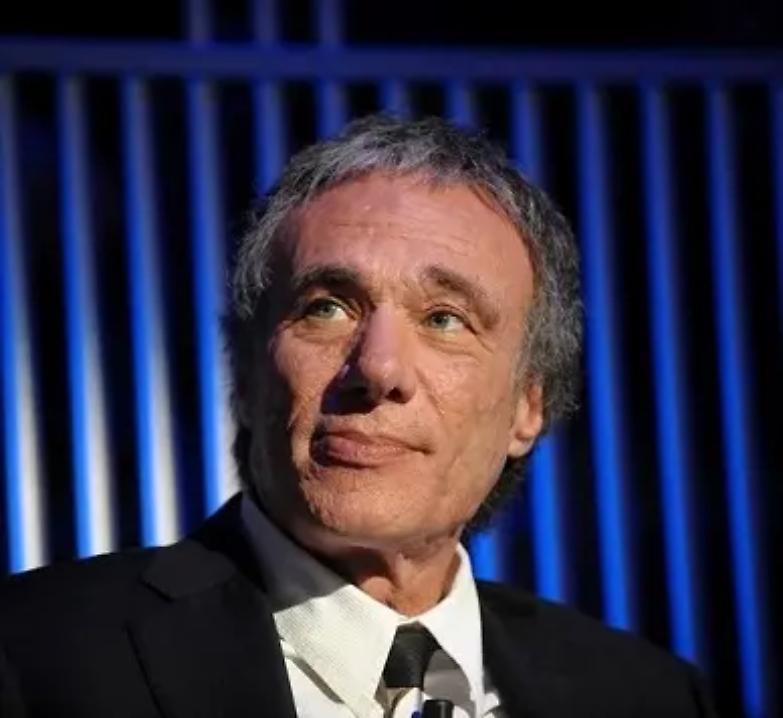 L&rsquo;imbarazzo del brillante Ainis che raccomanda &ldquo;un voto per la Costituzione&rdquo;