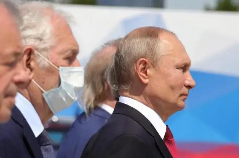Il vaccino di Putin funziona. Lo dice Lancet
