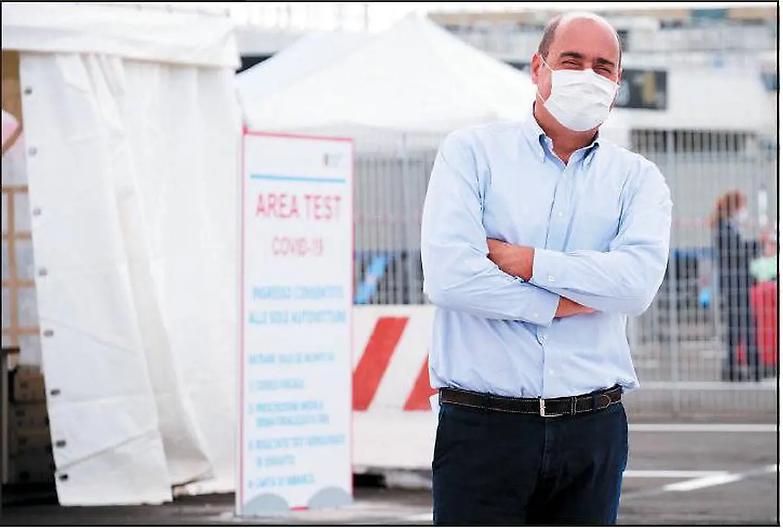 Fuoco amico su Zingaretti aspettando Bonaccini. E Renzi osserva interessato