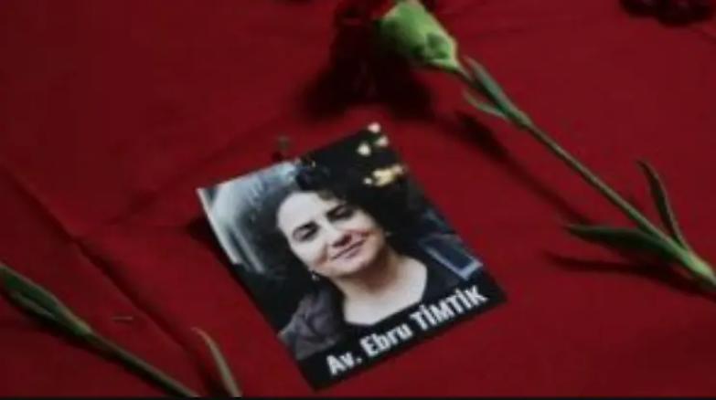 &laquo;Mai pi&ugrave; difensori perseguitati&raquo;. Avvocatura oggi in piazza per ricordare Ebru Timtik