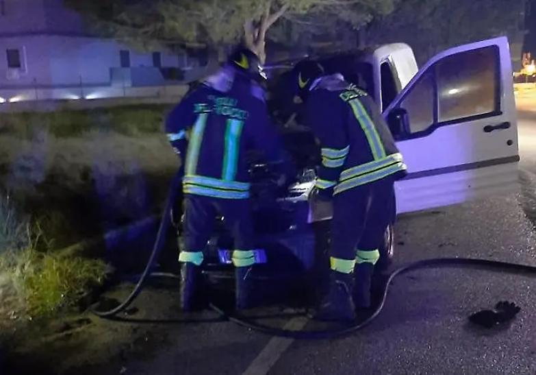 Siracusa, intimidazione ai danni di un'avvocata: incendiato il mezzo del marito