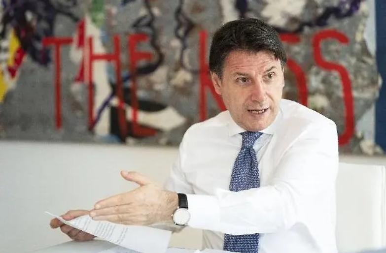 Conte: &laquo;I decreti sicurezza? Li rivedremo il prima possibile&raquo;