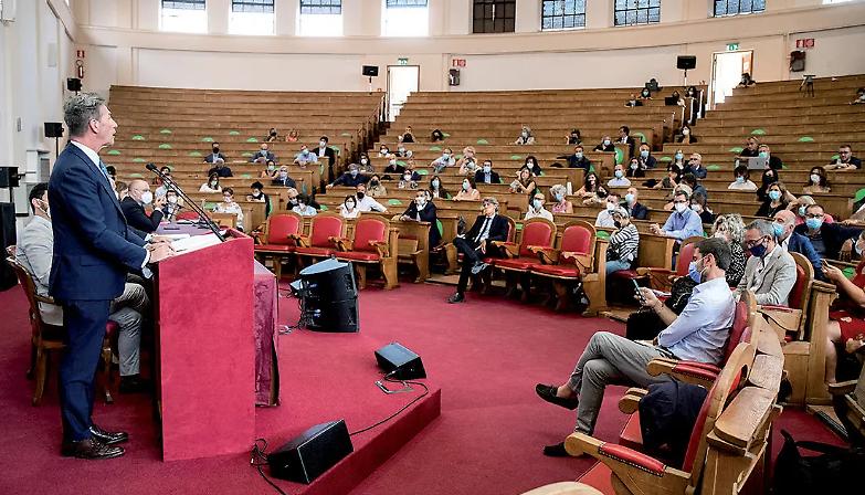 Il capro espiatorio Palamara "giustiziato", ma l&rsquo;Anm resta debole