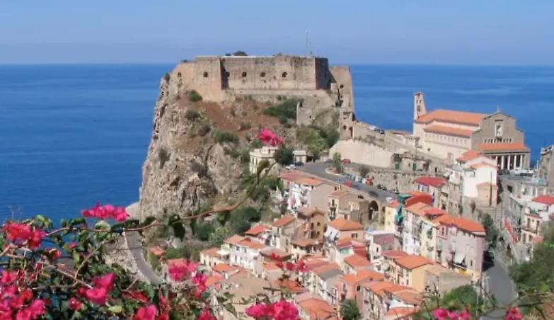 Sindaco, gi&agrave; sciolto per mafia, rieletto con 97,84 per cento dei consensi