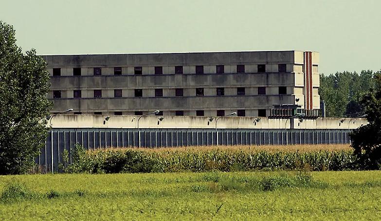 &laquo;Mio padre in cella a 82 anni con il cancro, per farlo curare sono pronta a scontare la sua condanna&raquo;