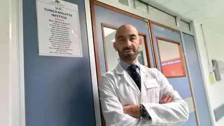 L'infettivologo Bassetti: &laquo;Non &egrave; la seconda ondata, &egrave; la coda della prima&raquo;