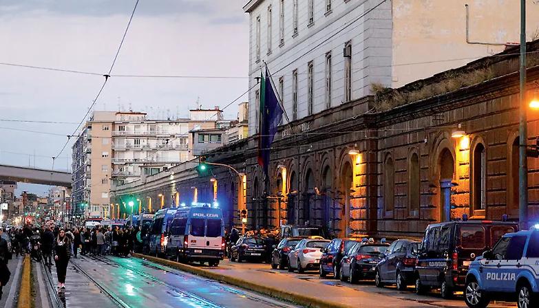 Il rischio Covid sale ma il sovraffollamento non diminuisce