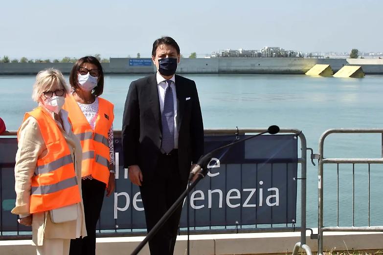 Nord Italia flagellato dal maltempo. Conte: &laquo;Massima attenzione del governo&raquo;