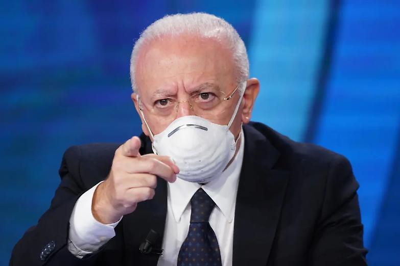 Regioni contro governo, sindaci contro governatori: &egrave; caos sulle nuove misure anti contagio