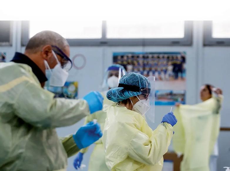 &laquo;Questo virus non &egrave; naturale...&raquo;. La versione del virologo Pal&ugrave;