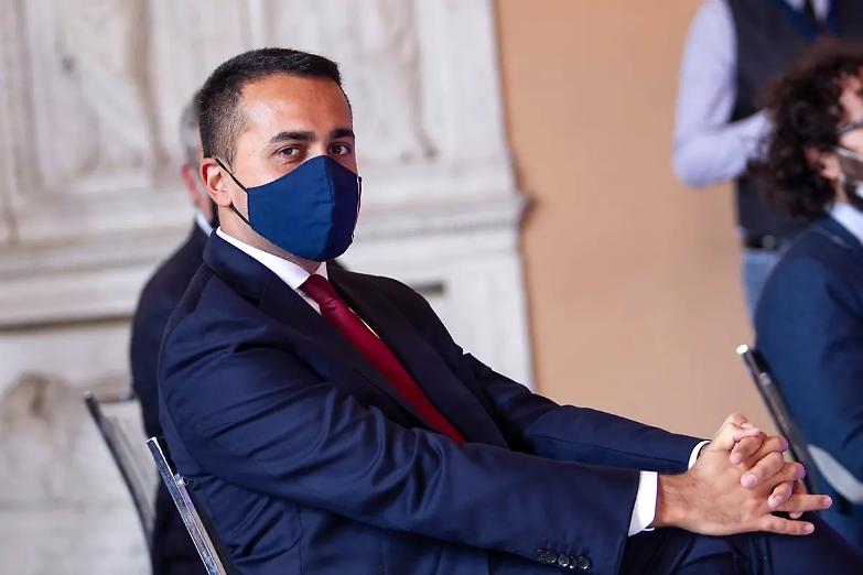 Di Maio: &laquo;Prime dosi del vaccino entro la fine dell&rsquo;anno&raquo;