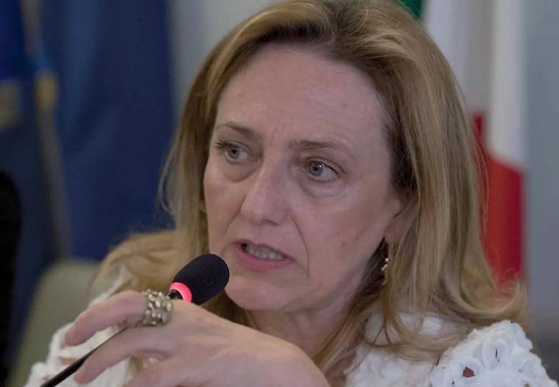 &laquo;Bandi gratis, schiaffo ai professionisti&raquo;