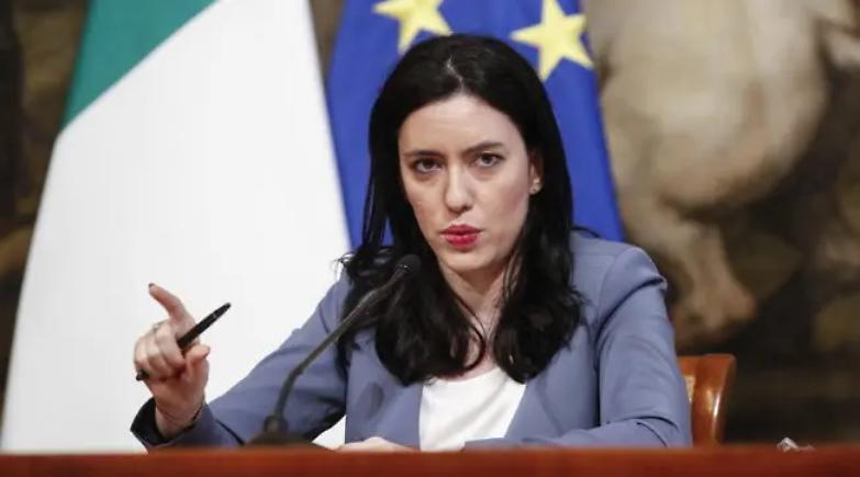 Il governo in tilt sulle scuole. Azzolina a rischio?