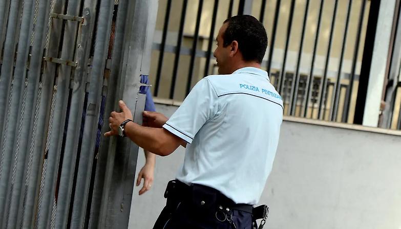 Il Garante: &laquo;Anarchici, islamisti e terroristi tutti insieme in Alta Sicurezza&raquo;