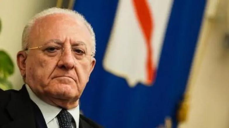 L'ora del coprifuoco! Anche De Luca chiude la sua regione