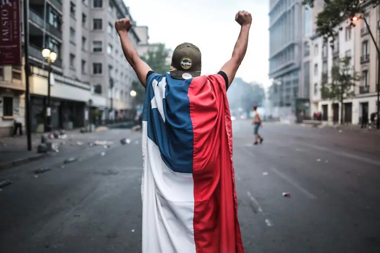 I cileni d'Italia: &laquo;Per archiviare l'era Pinochet la nuova Costituzione deve fondarsi sui diritti sociali&raquo;