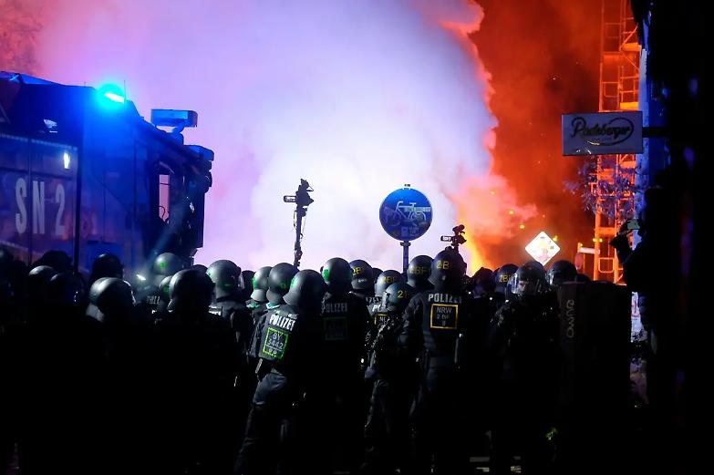 Il virus ha divorato pure il senso di comunit&agrave;, in Italia e non solo