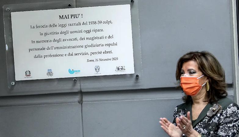 &laquo;Mai pi&ugrave; avvocati perseguitati&raquo;