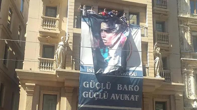 Gli avvocati turchi denunciano i medici: &laquo;Ebru Timtik morta a causa delle loro torture&raquo;