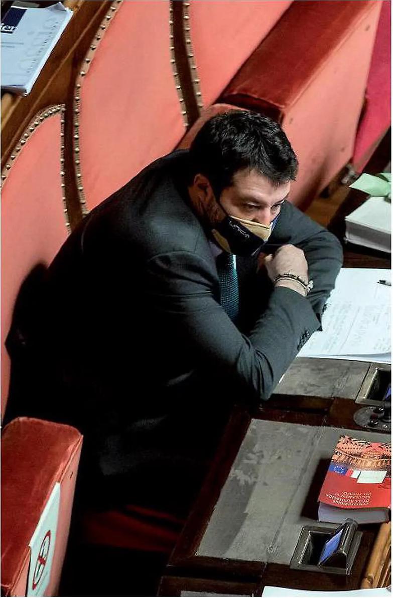 &ldquo;No comment&rdquo; e malumori il dietrofront di Silvio agita Fi