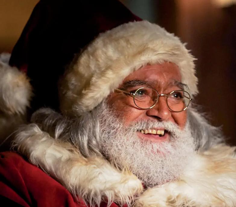 Ridere sotto l&rsquo;albero la formula giusta per battere la paura