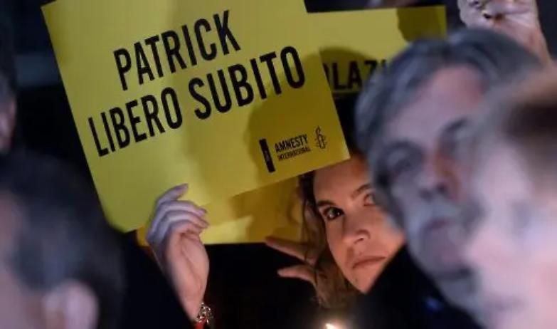 Cairo, nuova udienza per la scarcerazione di Patrick Zaky. Domani il verdetto
