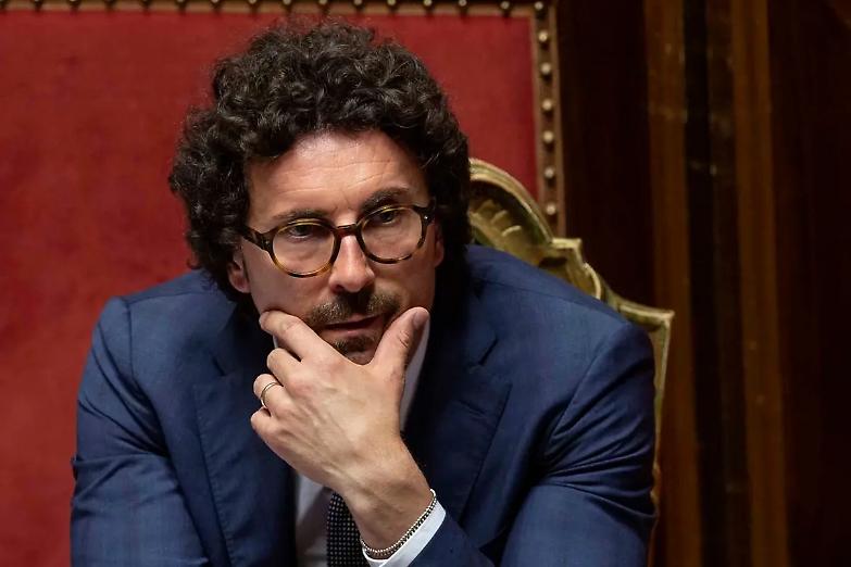 Caso Gregoretti, Toninelli risponde in aula: &laquo;La firma su Open Arms? Non ricordo&raquo;