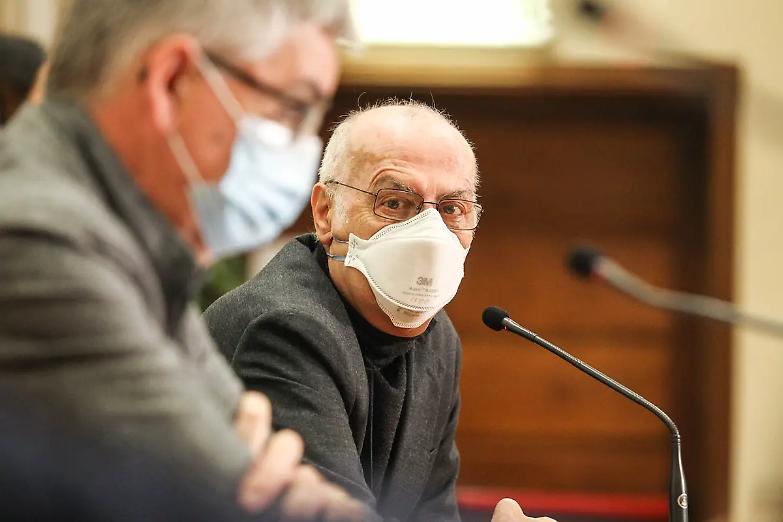 Rezza: &laquo;Presto per dire se le scuole riapriranno a gennaio, numeri ancora alti&raquo;