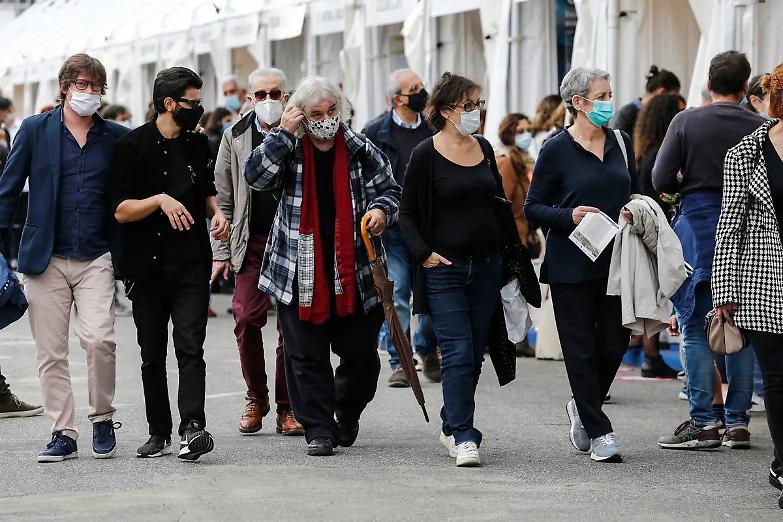 Lockdown di Natale, verso la zona rossa dalla Vigilia alla Befana