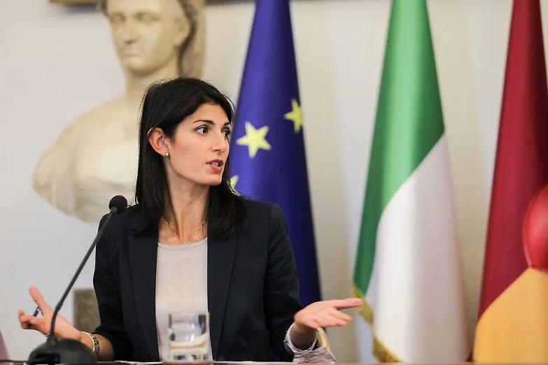 Raggi assolta: &laquo;Vittoria mia e del mio staff. In tanti, nel M5S, dovrebbero riflettere&raquo;