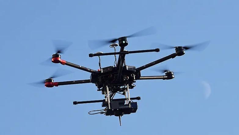 L&rsquo;alta Corte boccia l&rsquo;utilizzo dei droni durante i cortei: &laquo;Viola la privacy&raquo;