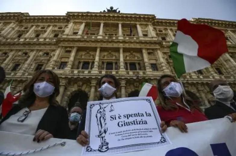 Addio 2020: anno nero della giustizia, delle garanzie e del processo