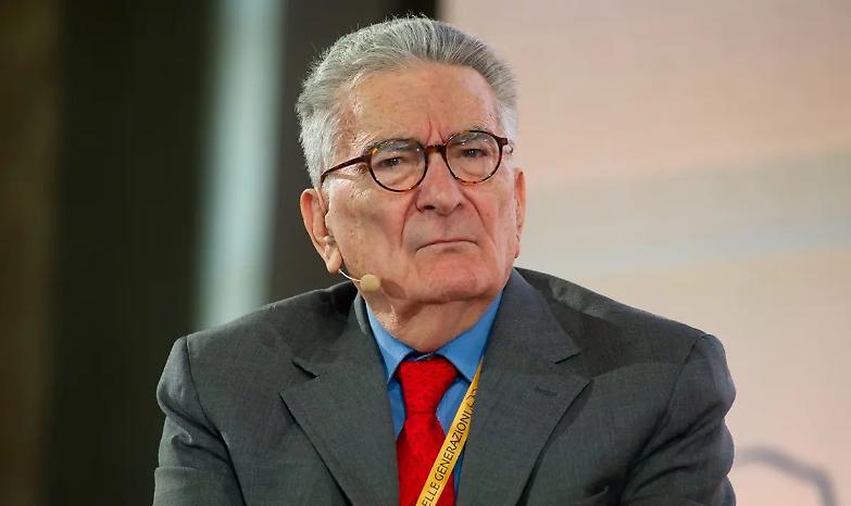 Pasquino: &laquo;Finir&agrave; tutto con un rimpastino e un nuovo Recovery&raquo;