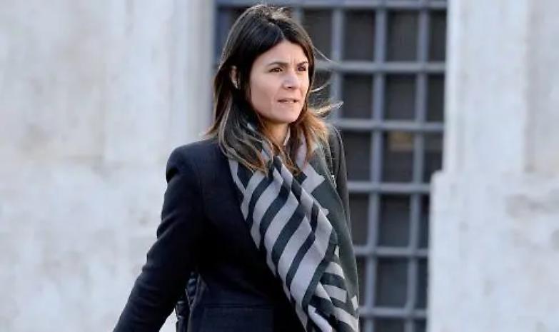 Federica Dieni (M5S): &laquo;Per uscire dalla crisi nessuno &egrave; intoccabile, nemmeno Conte&raquo;