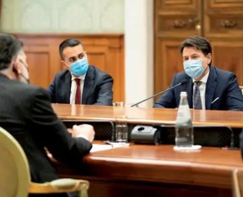 Conte, exit strategy: prendersi il M5S per non finire come Prodi