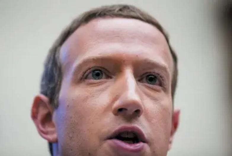 Cos&igrave; i padroni della Rete diventano arbitri e giudici