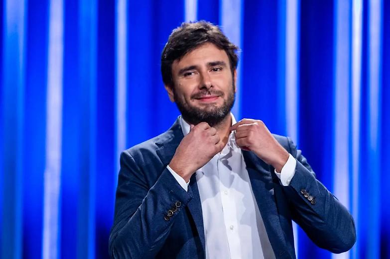 &laquo;Mai pi&ugrave; con Renzi&raquo;. La linea Di Battista ora convince anche Zingaretti