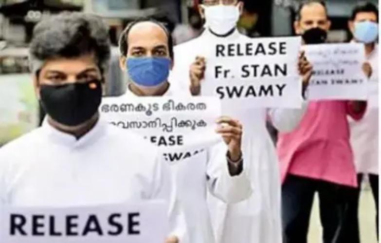 La storia di padre Swamy, in cella da cento giorni a 83 anni