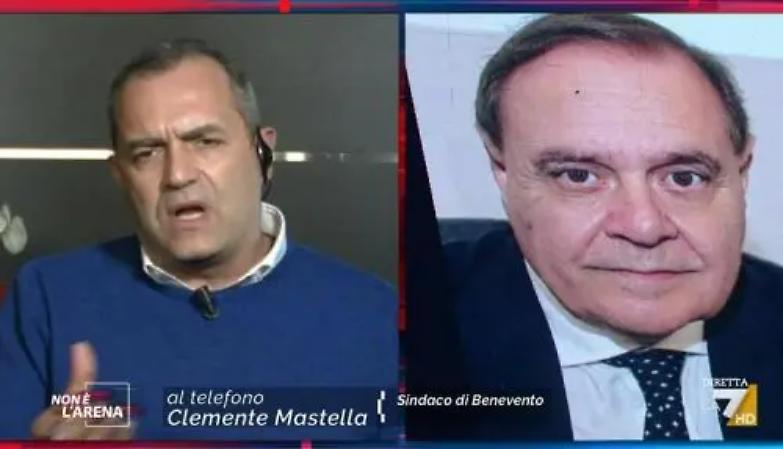 "Sei un farabutto..."; "E tu un bugiardo...". De Magistris e Mastella botte da orbi da Giletti