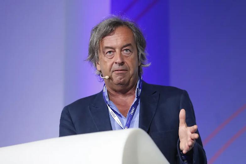 Burioni: "Troppi medici No vax, subito una legge per proteggere i pazienti"