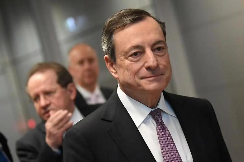 Mario Draghi al Quirinale con la lista dei ministri