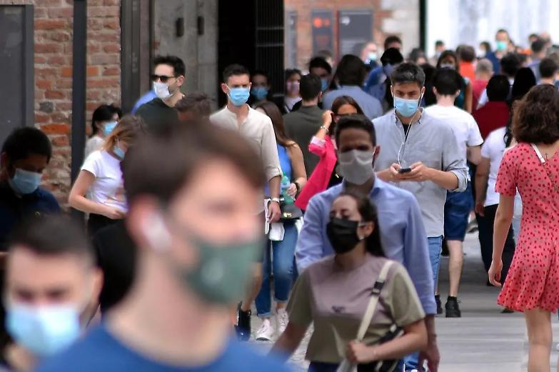 Pericolo varianti, l'ipotesi di un lockdown totale divide gli esperti