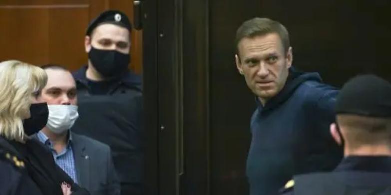 L'avvocato di Navalny: &laquo;Lo hanno trasferito in un luogo sconosciuto&raquo;