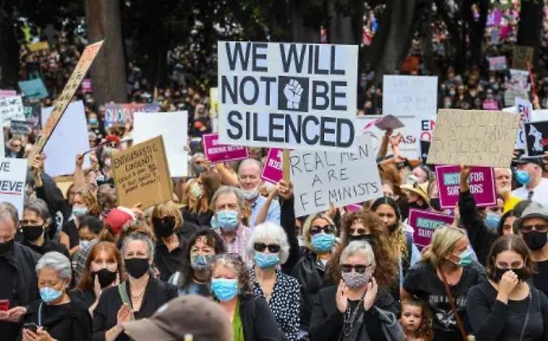 Australia, la marcia delle donne fa tremare il governo