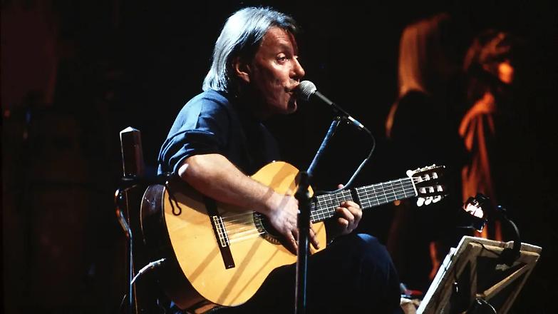 "Chi canta la mafia commette reato". L'ultima idea dei grillini