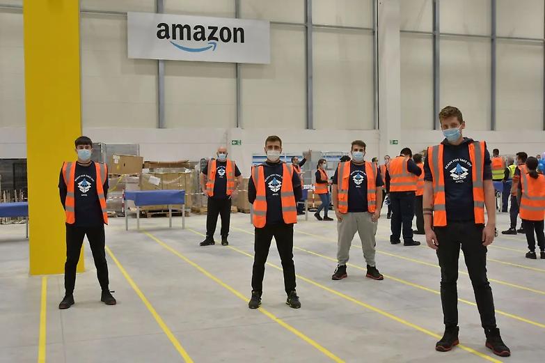I lavoratori Amazon si fermano: "Uno sciopero per la dignit&agrave; del lavoro"