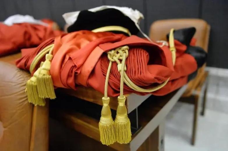 Il sottosegretario Sisto sta con le toghe: "Vaccino a magistrati e avvocati &egrave; richiesta responsabile"