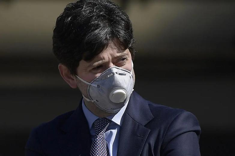 Vaccino, via libera alla somministrazione nelle farmacie