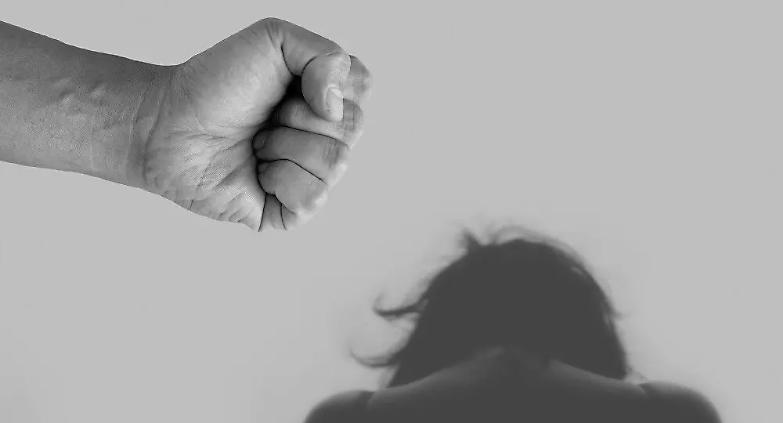 Astinenza sessuale nel matrimonio: &laquo;Lei deve pagare!&raquo;